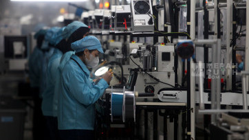 Mengintip Produksi OPPO Find X8 Series di Pabrik OPPO Manufacturing Indonesia 