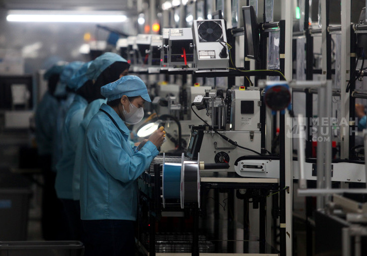 Mengintip Produksi OPPO Find X8 Series di Pabrik OPPO Manufacturing Indonesia 