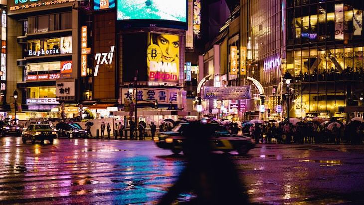 Mengapa Toko Fesyen Kerap Memakai Lampu Neon?