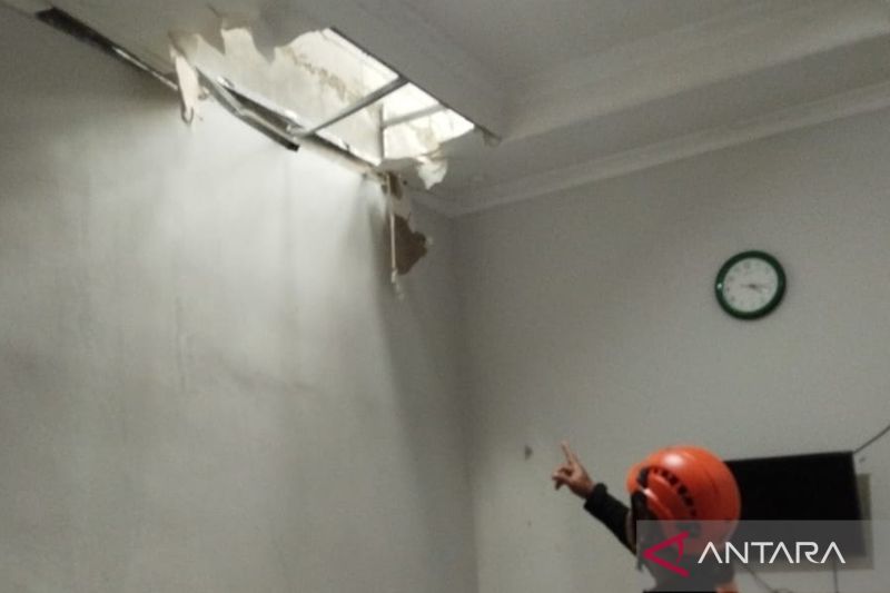 Angin Kencang Rusak Puluhan Rumah di Kalideres, 120 Korban Tolak Mengungsi