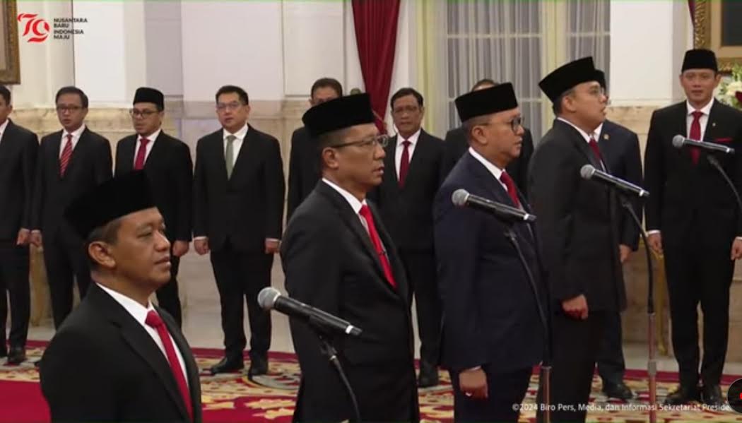 Jokowi Resmi Lantik 3 Menteri dan 1 Wakil Menteri