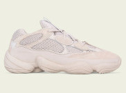 3 Sepatu Yeezy Terbaik yang Dirilis Februari 2022