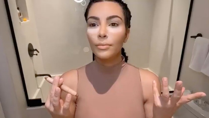 Bosan #DirumahAja? Yuk Coba Tutorial Make-Up Ala Lana Condor, Kim Kardashian dan Rihanna