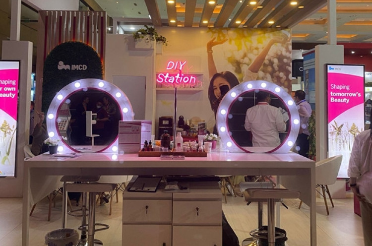 Racik Skincare Sendiri di Indonesia Cosmetic Ingeredients Expo 2022