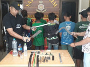 Belasan Bonek Diamankan Polisi