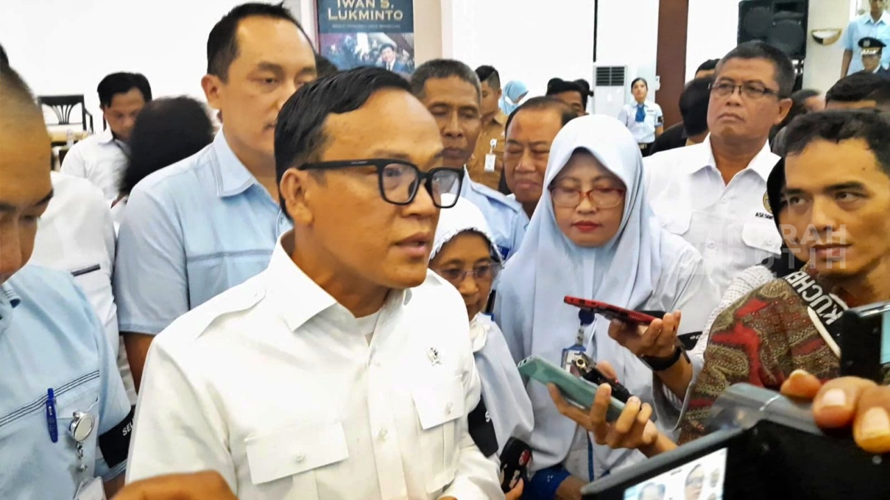 Inspeksi Pabrik Sritex Sekarat Pailit, Wamenaker Noel: Tidak Ada PHK Massal