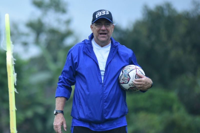 Pelatih Persib Antisipasi Skema Penyerangan Arema FC