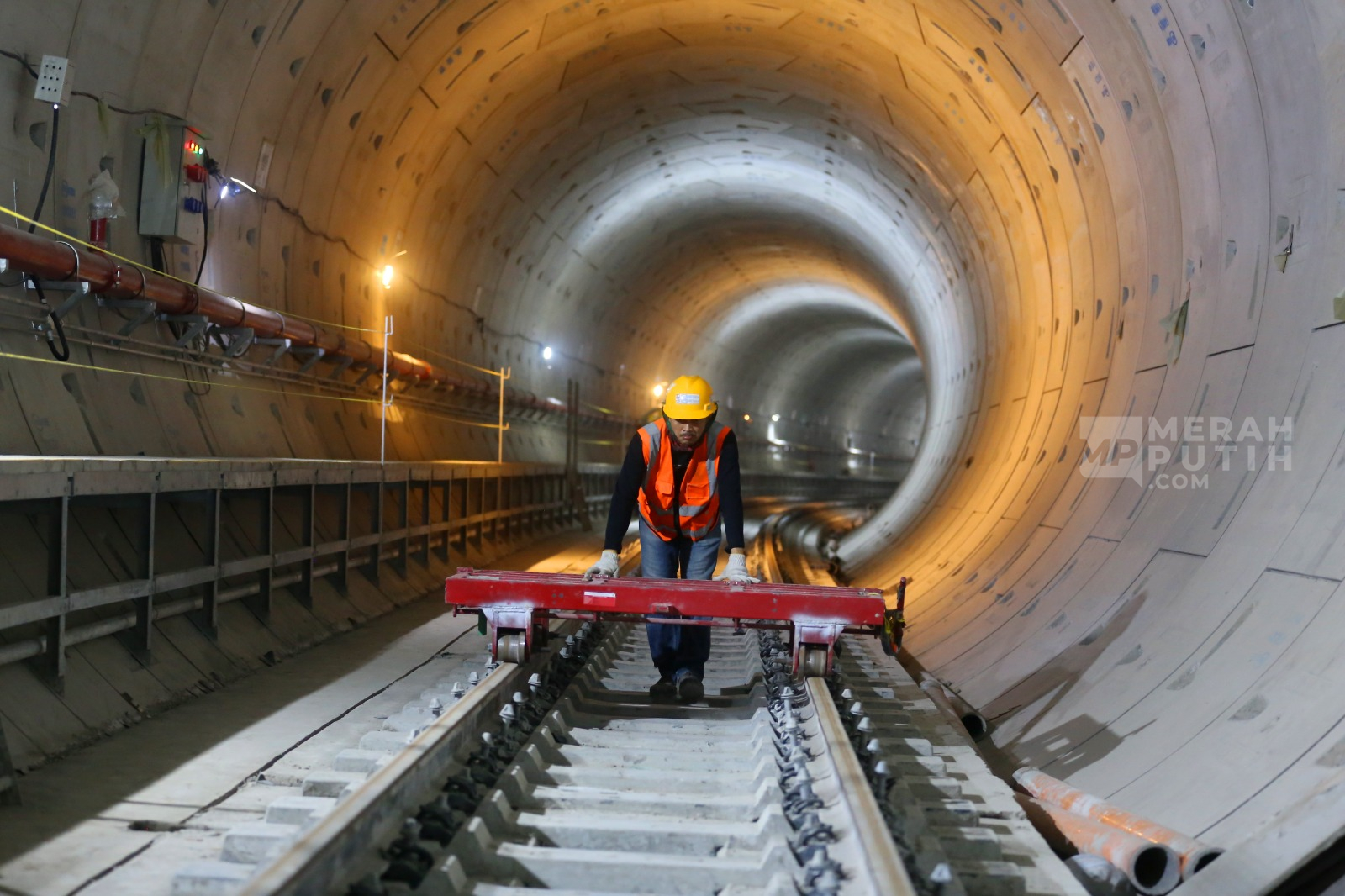 Progres Pembangunan MRT Jakarta Fase 2A Tembus 61,8 Persen