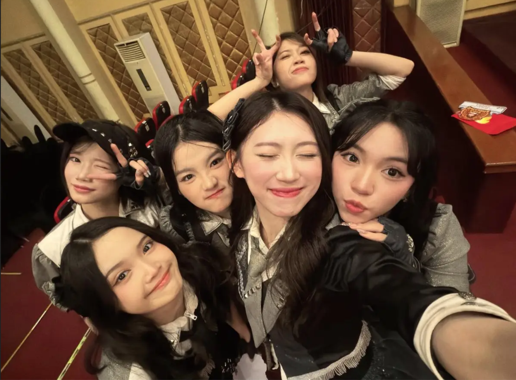Makna 'Pareo adalah Emerald', saat JKT48 Ceritakan Benih Cinta di Musim Panas