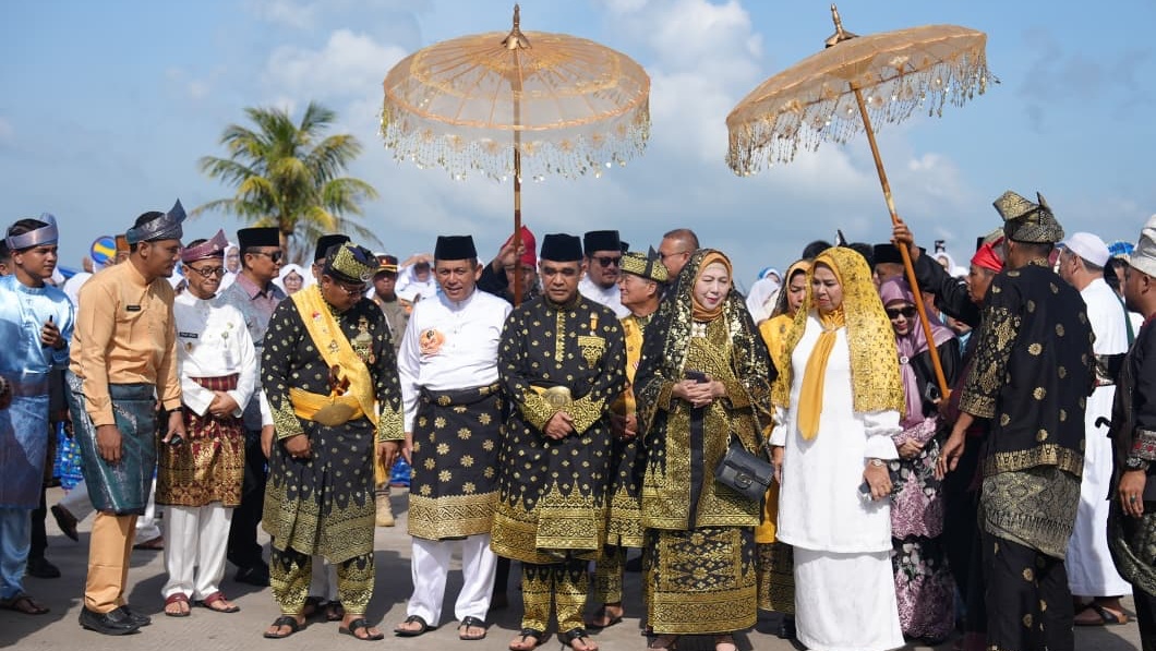 Ketua MPR RI Ahmad Muzani Terima Gelar Adat Melayu Dato Seri Diwangsa Wira Perdana di Kepri