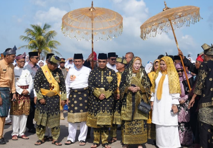 Ketua MPR RI Ahmad Muzani Terima Gelar Adat Melayu Dato Seri Diwangsa Wira Perdana di Kepri