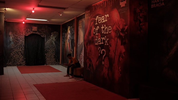 Ada Rumah Hantu di Braga, Berani Masuk?
