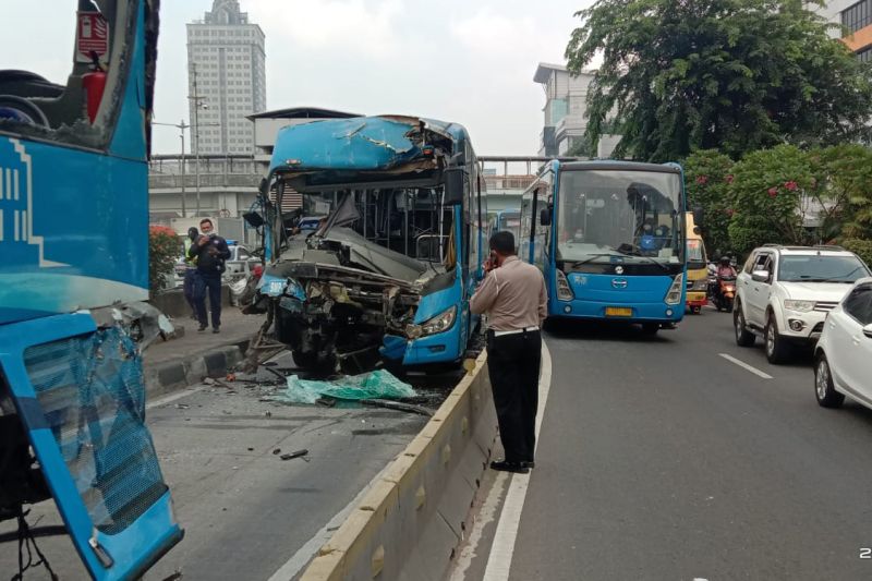 Polisi Periksa Sampel Darah Sopir Transjakarta yang Tewas karena Kecelakaan