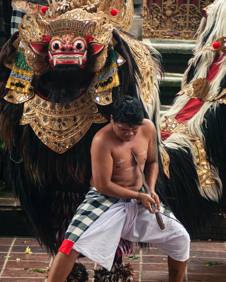 tari barong