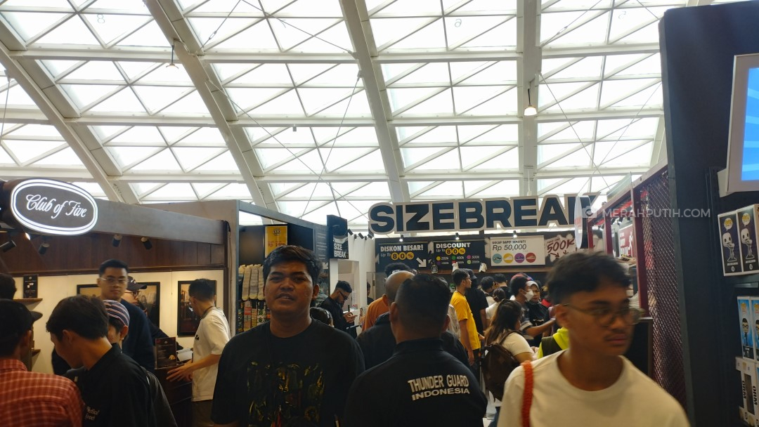 Fashion Enthusiasts Padati USS Yard Sale 2024, Ingin Tampil Gaya Hemat Biaya Jelang Lebaran
