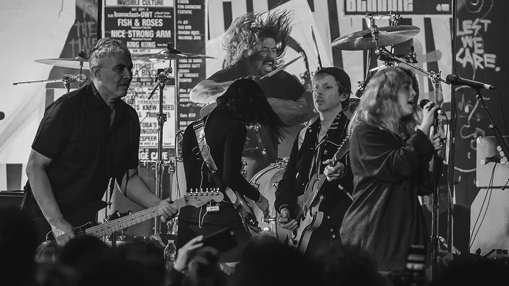 Penampilan Nirvana Reunion Jadi Suguhan Emosional untuk Penggemar