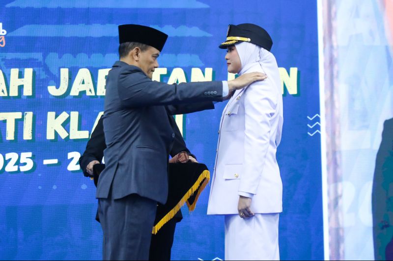 Bupati Klaten Hamenang Diciduk KPK, Wakilnya Kabur Dikejar Wartawan