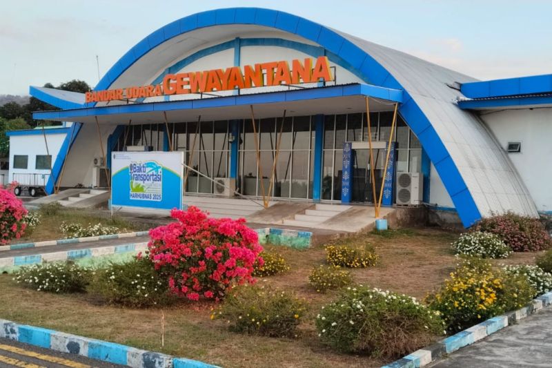 Bandara Larantuka Terpaksa Ditutup Imbas Erupsi Gunung Ili Lewotolok