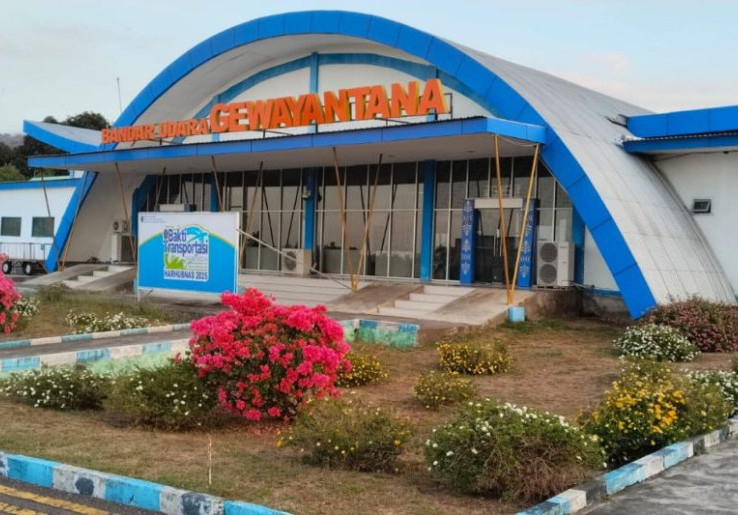 Bandara Larantuka Terpaksa Ditutup Imbas Erupsi Gunung Ili Lewotolok