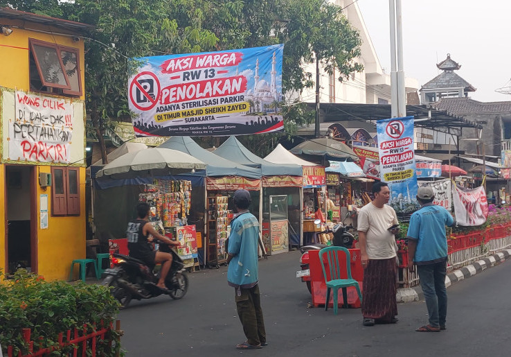 Terancam Kehilangan Pekerjaan, 56 Jukir Masjid Zayed Demo