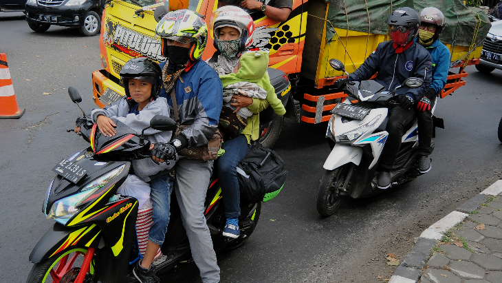 Jalur Pantura Cirebon Didominasi Kendaraan Roda Dua