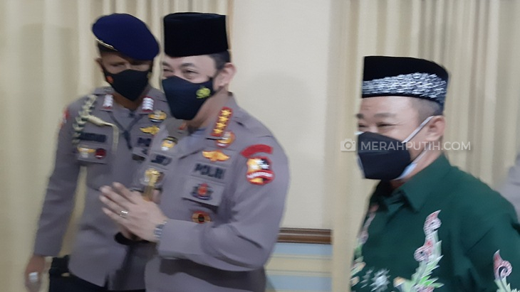 Kapolri Jenderal Listyo Sigit Prabowo (tengah) saat bersilaturahmi ke PP Muhammadiyah, Jumat (29/1). (Foto: MP/Kanugrahan)
