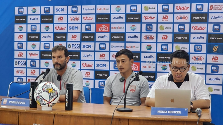 Pelatih Persis Minta Pemainnya Fokus Sampai Menit Akhir Lawan Persija
