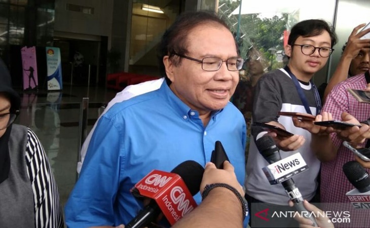 Rizal Ramli memberikan keterangan kepada awak media terkait BLBI