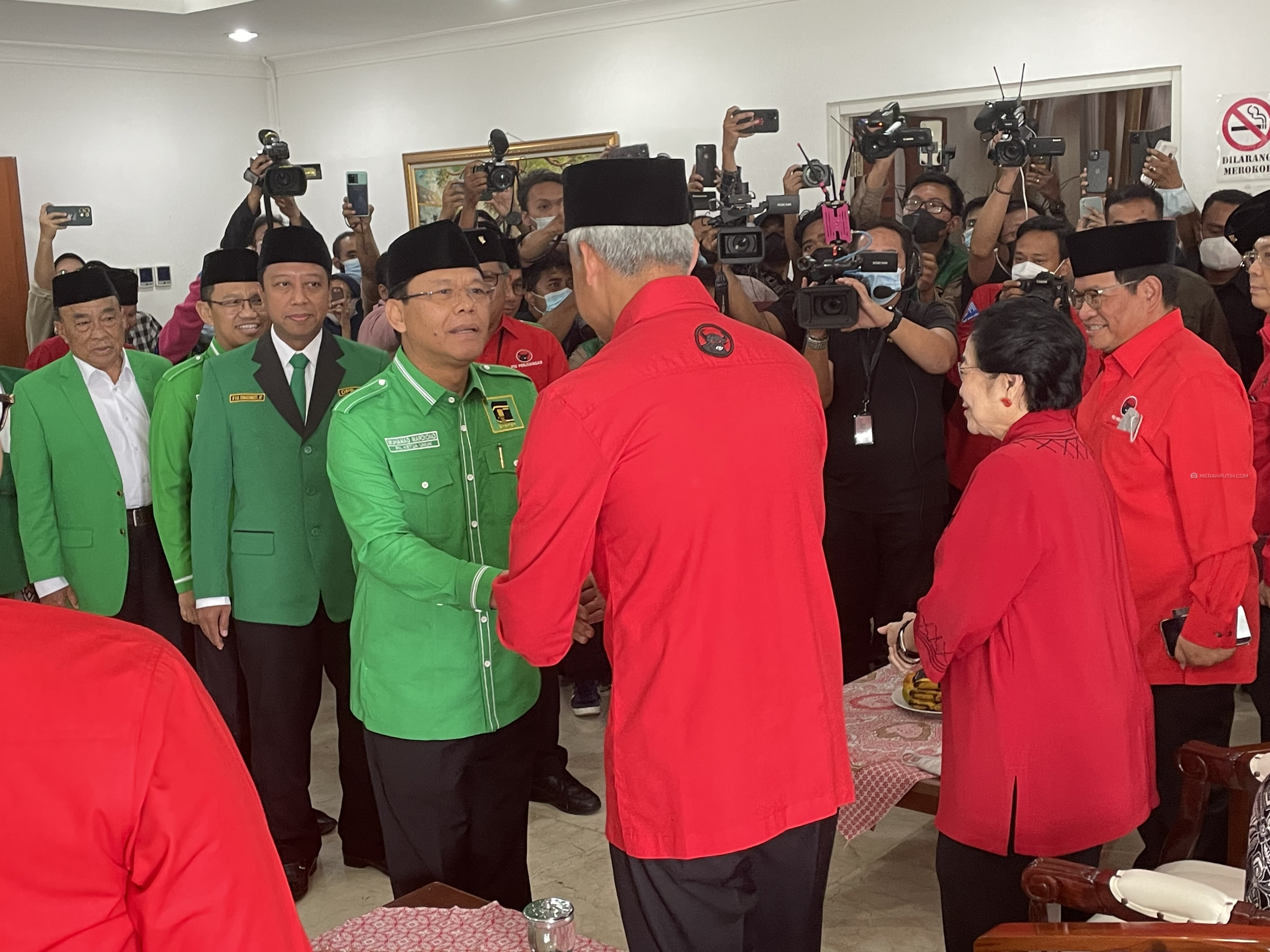 Tiba di Markas PDIP, Mardiono Disambut Megawati dan Ganjar Pranowo