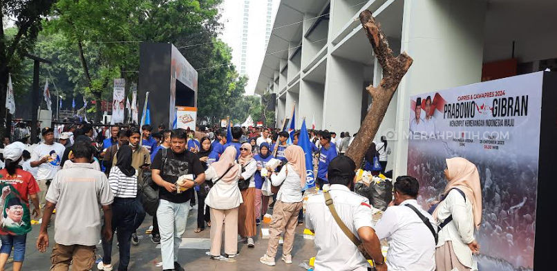 Pendukung Sudah Padati Indonesia Arena, Siap Sambut Prabowo-Gibran
