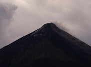 Jarak Luncur Guguran Lava Gunung Karangetang Capai 1.500 Meter