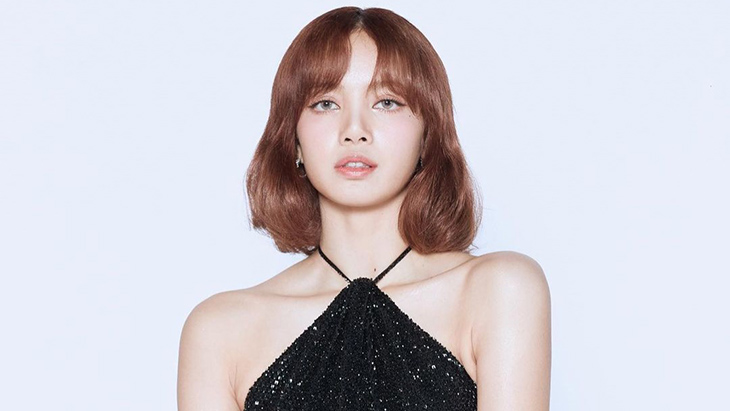 Memesona, Lisa BLACKPINK jadi Model Asia Pertama V Magazine