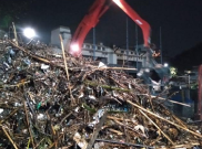Anak Buah Anies Bentuk Tim Petugas Sampah Khusus Musim Hujan