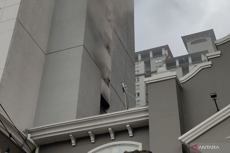Apartemen Mediterania Alami Kebakaran, Asap Mengepul Dari Lantai 2