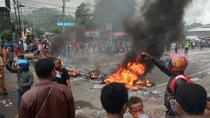 Kerusuhan di Papua, Senin (19/8). (Foto: ANTARA)