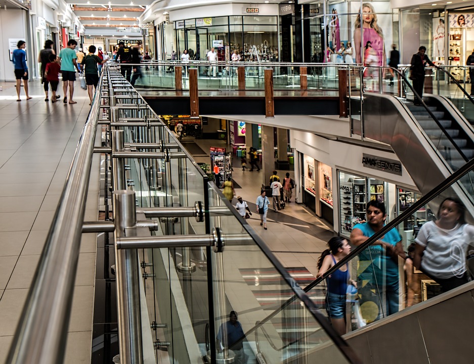 Tetapkan batas waktu saat ke mall (Foto: Pixabay/stevepb)