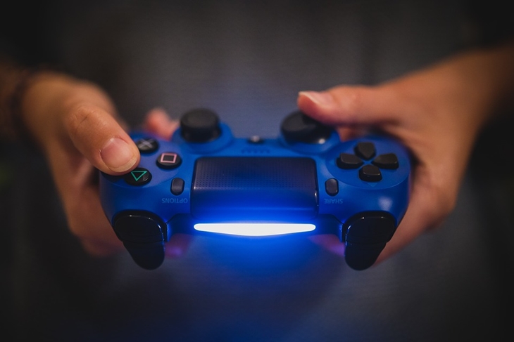 Main game sangat mudah di zaman gadget. (Foto: Pixabay/StockSnap)