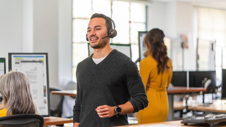 Kerja Layaknya Bos dengan Headset Poly Voyager 4300 UC Series