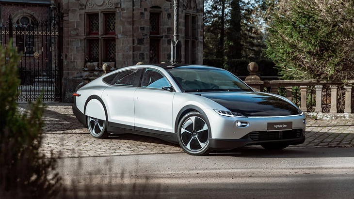 Pakai Tenaga Surya, Mobil Listrik Lightyear One Enggak Ribet Cari Colokan