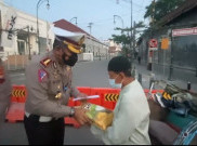 Polda Jateng Gelontorkan 385.000 Ton Beras dan Salurkan Sembako ke Pengayuh Becak 