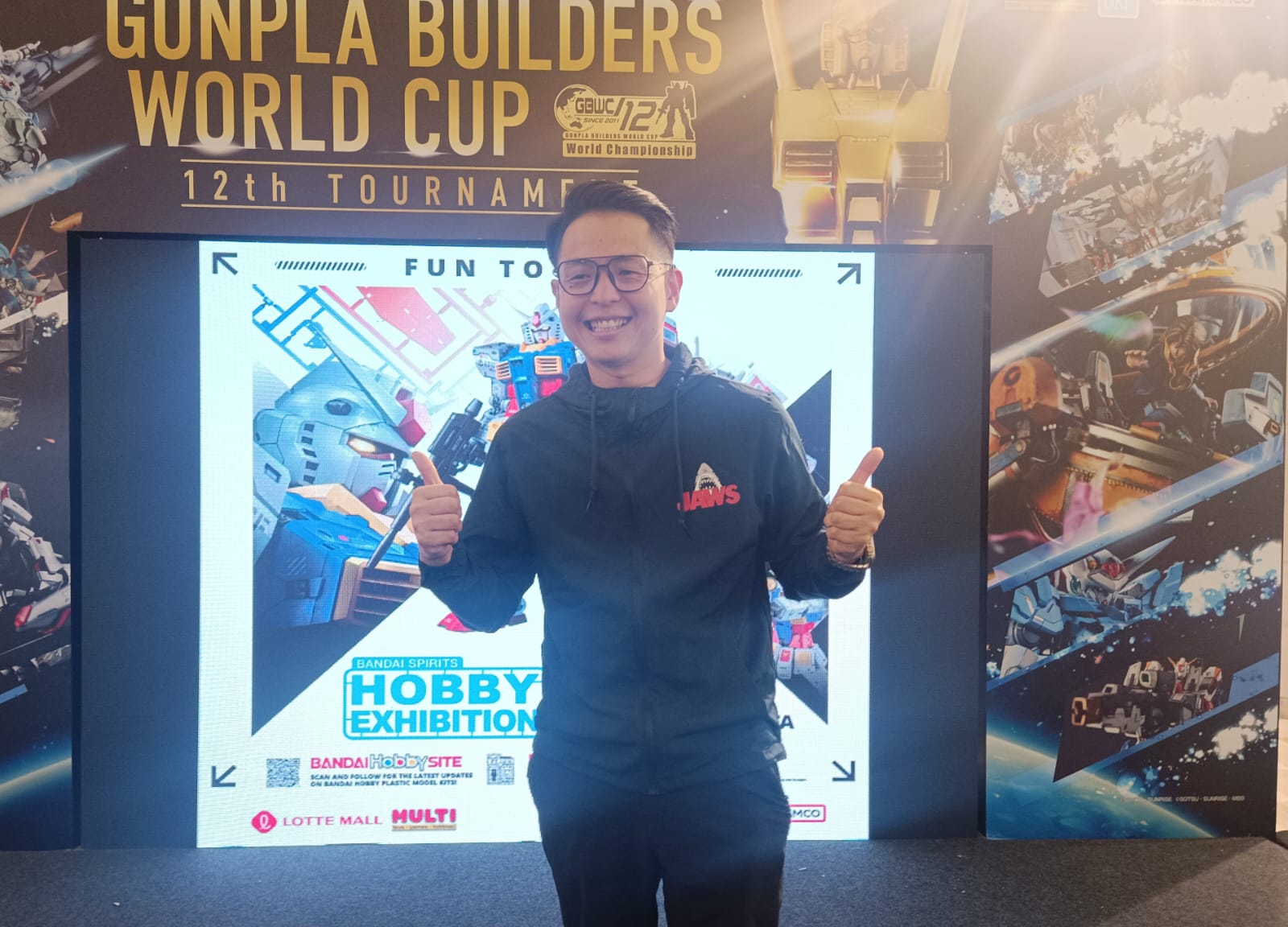 Merakit Gundam, Cara Ernest Prakasa Menyegarkan Pikiran