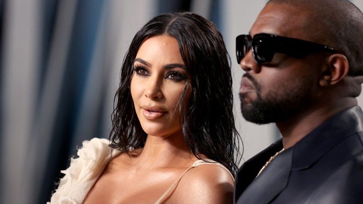 Ajak Kim Kardashian Tampil di Donda Show, Kanye West Modus