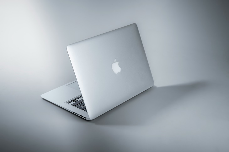 Apple Jadi Nih Bikin MacBook Lipat, 100 Juta Unit akan Rilis di 2026