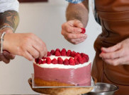 Mencicipi Signature Kue Natal Ala Chef Will Goldfarb dari Room4Dessert