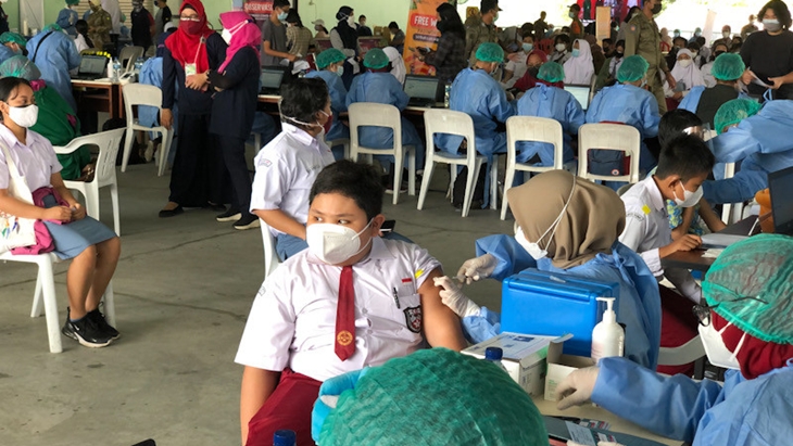Dokumentasi - Pencanangan vaksinasi COVID-19 untuk anak atau pelajar berusia 12-17 tahun di Kota Yogyakarta, 13 Juli 2021. (ANTARA/Eka AR)