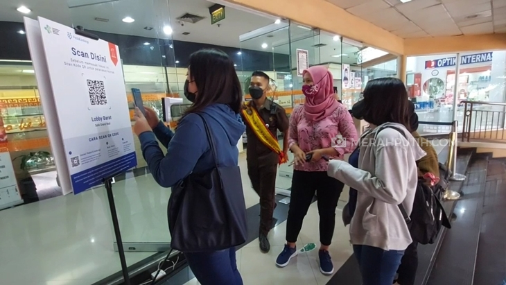 Hari Pertama Gibran Buka Mal, Pengunjung Masih Minim