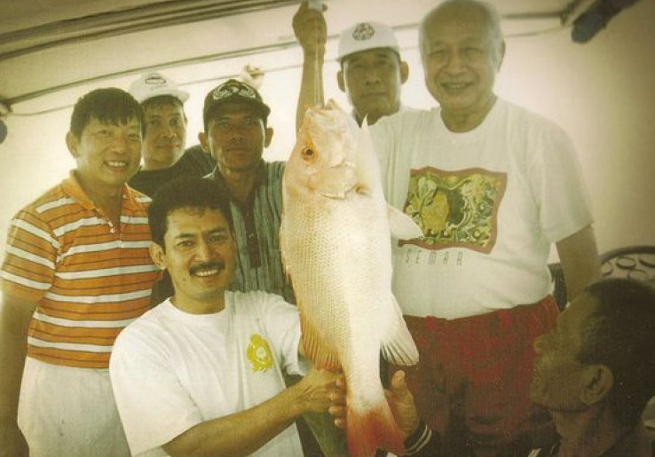 Cengengesan Melawan Rejim Tiran Melalui “Mati Ketawa Cara Daripada Soeharto”