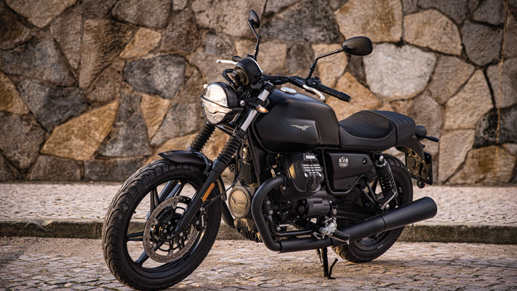 Gaharnya Moto Guzzi New V7 Stone dan V85 TT Travel