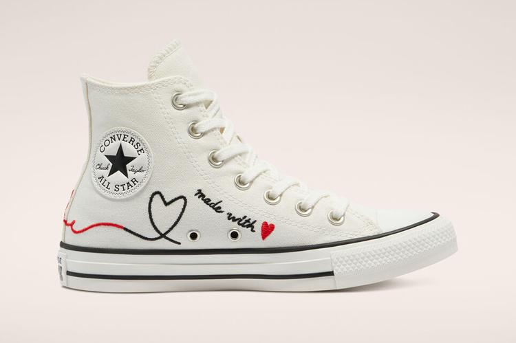 Converse high Made With Love. (Foto Hypebeast) 