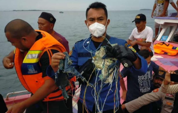 Nelayan Lihat Benda Jatuh dan Dengar Dua Kali Ledakan di Dekat Pulau Lancang